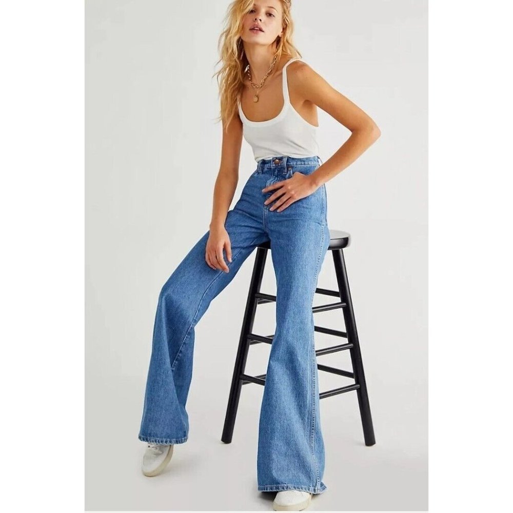 Wrangler Wanderer 622 High Rise Flare Jeans Medium Wash Women's Size W27 L34